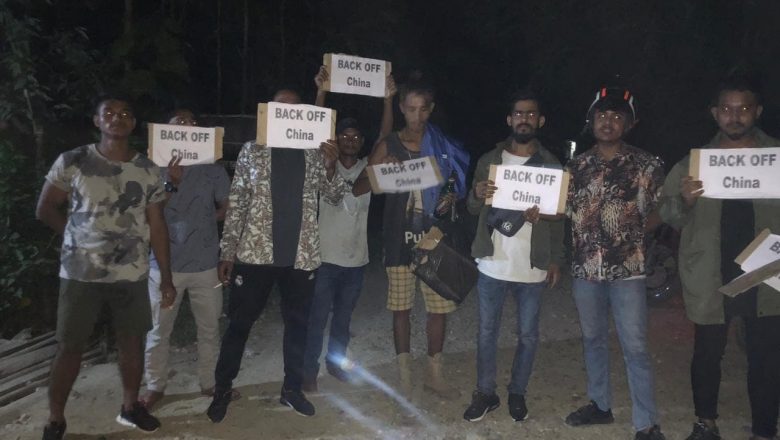चीनले नेपालको भूमि हडपेको तथा सगरमाथा पनि गुगल म्यापमा आफ्नोतिर पारेको दावी गर्दै विरोधमा प्रदर्शन