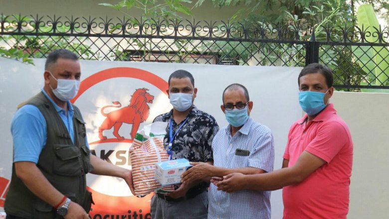 रक्षक सेक्युरिटि सर्भिसेज द्वारा खाद्य सामाग्री सहयोग